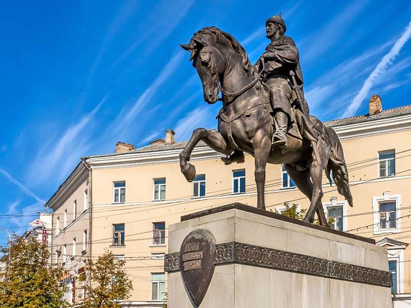 Памятник Михаилу Тверскому