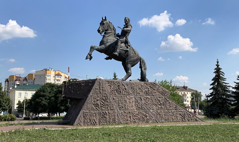 Памятник А. П. Ермолову