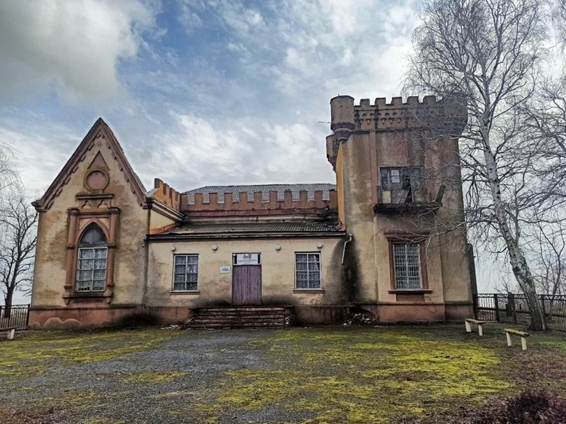 Замок Лакиера, п. Золотая Коса