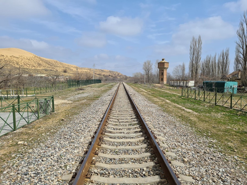 Где находится бархан Сарыкум в Дагестане и как до него добраться