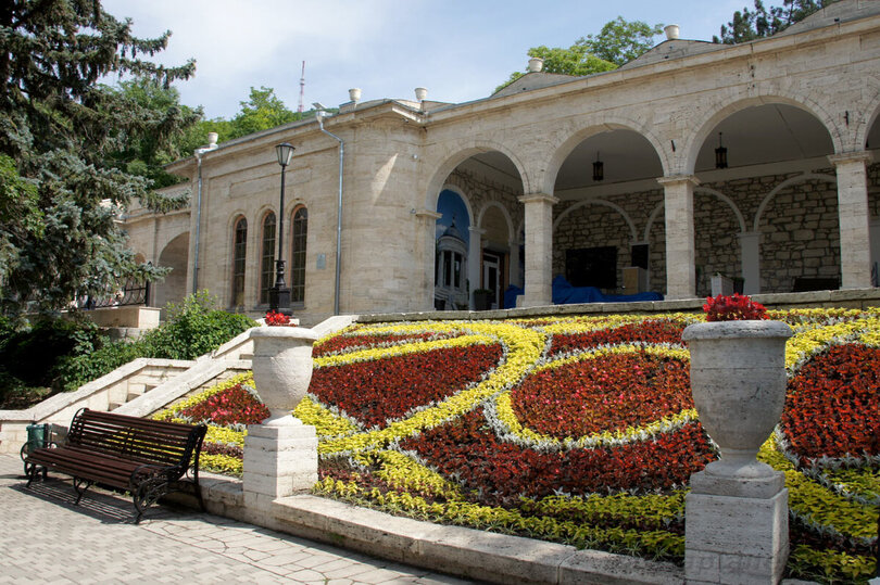 Академическая галерея.